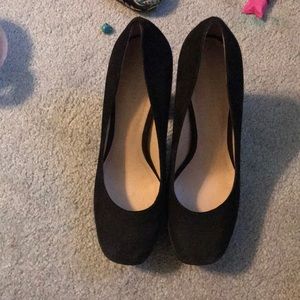 Platform black closed toed heels